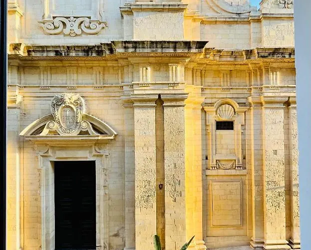 Collection - Merchant Str With Large Yard Apartament Valletta