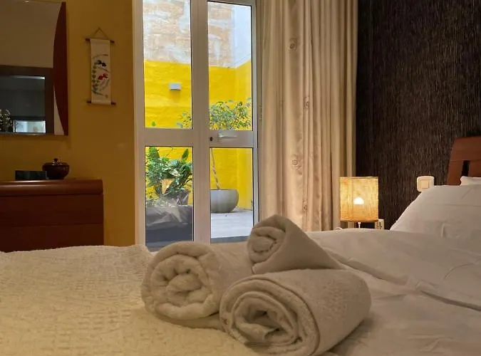 Apartament Collection - Merchant Str With Large Yard *