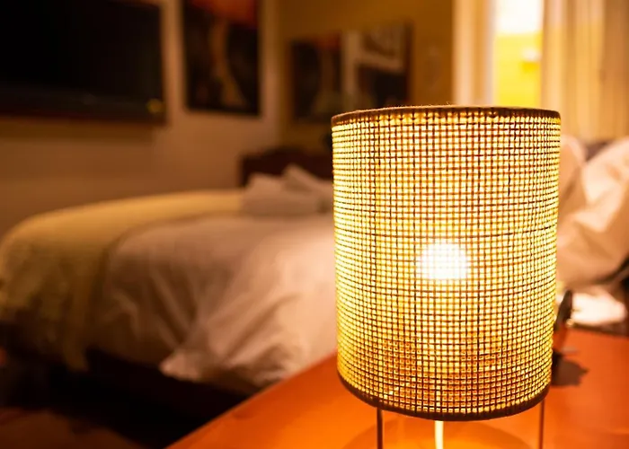 Collection - Merchant Str With Large Yard *