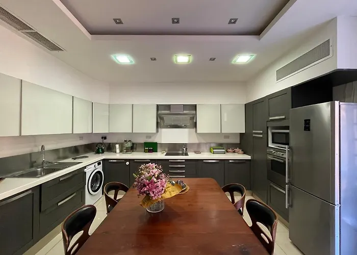 Apartament Collection - Merchant Str With Large Yard