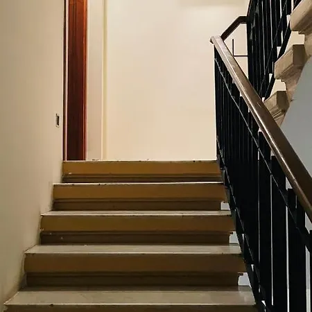 Collection - Merchant Str With Large Yard