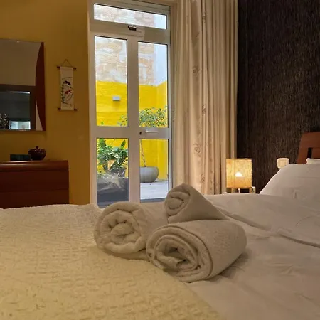 Appartamento Collection - Merchant Str With Large Yard *