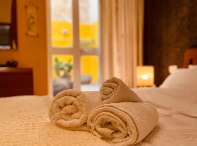 Collection - Merchant Str With Large Yard * Valletta