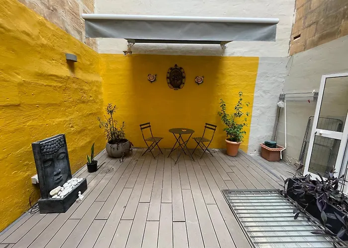 Collection - Merchant Str With Large Yard Appartement *